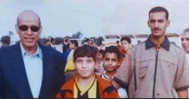 بصورة من أيام المقاولون.. سعد الصغير يداعب محمد صلاح: أنا كنت لاعب جامد قبل ما أغنى