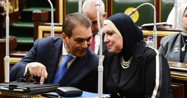 وزيرة الصناعة: تخصيص أراض لعدد 79 مستثمرا بمساحة تزيد على 760 ألف متر مربع