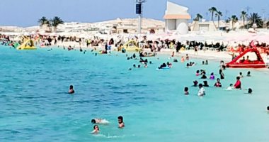 عيش بهجة الصيف على شواطئ مطروح الساحرة.. لايف وصور