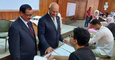 رئيس جامعة بنها يتفقد لجان الامتحانات ويشدد على توفير سبل الراحة للطلاب