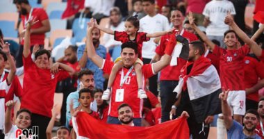 الجماهير تؤازر منتخب مصر أمام غينيا في المدرجات