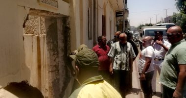 حملات لإيقاف البناء المخالف وإزالة التعديات بمدينة الأقصر.. صور
