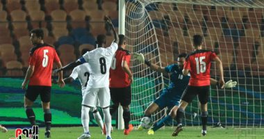 منتخب مصر يبحث عن الهدف الأول أمام غينيا بعد مرور 15 دقيقة.. صور 