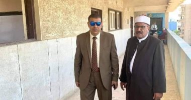 وكيل المنطقة الأزهرية يتفقد امتحانات الشهادة الثانوية للقسم الأدبى بالإسكندرية