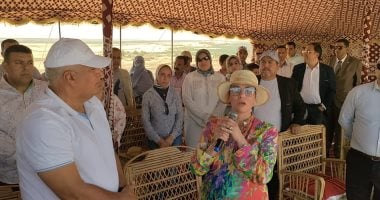 وزيرة البيئة تدشن أول مدرسة خضراء تنفذ مشروع زراعة الأسطح بالوادى الجديد.. فيديو