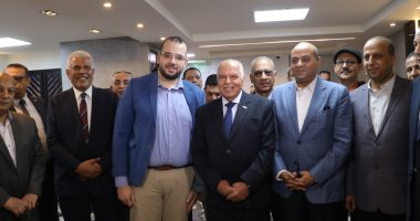 نقيب المعلمين يتابع تجهيزات مستشفى النقابة بالمنيا تمهيدا لافتتاحه خلال 2022