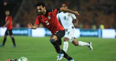 كيف رحب محمد صلاح بالبرتغالى فيتوريا مدرب منتخب مصر الجديد؟ 