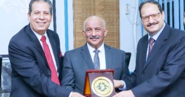 نائب رئيس جامعة الزقازيق يشهد حفل تخرج طلاب كلية التربية النوعية