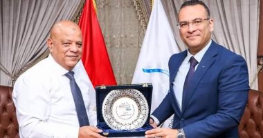 عميد معهد تدريب الموانئ فى زيارة لميناء دمياط