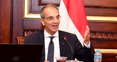 وزير الاتصالات يوجه بتوفير انترنت مجانى لمكتبة جامعة جنوب الوادى