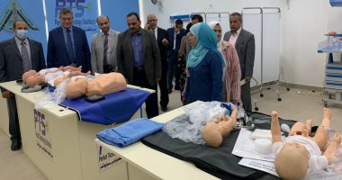 نائب رئيس جامعة بنها يتفقد معمل المهارات الطبية بمركز الاختبارات الإلكترونية