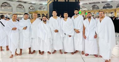 بعثة بيراميدز تؤدي مناسك العمرة على هامش تواجدهم بالسعودية