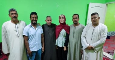 الأولى على البحيرة بالشهادة الاعدادية: والدى سر تفوقى.. صور