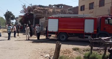إصابة 5 أشخاص بحالات اختناق فى حريق أعلى منزل بكفر الشيخ.. صور