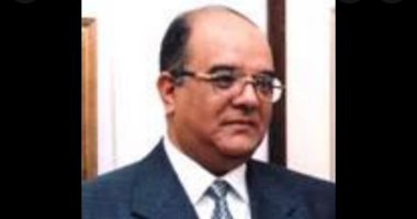 رحيل الفنان التشكيلى فرحات زكى والعزاء اليوم بكنيسة الملاك ميخائيل