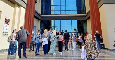 رئيس جامعة المنصورة الجديدة يستعرض تقريرا حول حصاد كلية الهندسة