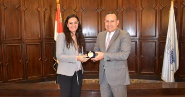 رئيس جامعة الإسكندرية يستقبل وفد هيئة الفولبرايت الأمريكية