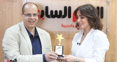 روجينا والمخرج رؤوف عبد العزيز يحتفلان بنجاح "انحراف" فى اليوم السابع (صور)