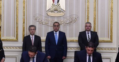رئيس الوزراء يشهد توقيع مذكرة لإقامة مصنع لـ"سومیتومو" اليابانية بالعاشر 