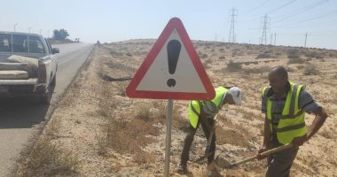 تركيب لوحات إرشادية على مسار طريق العريش - القنطرة وبدء عمليات التطوير