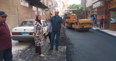 رصف 6 شوارع بمركز القوصية ضمن خطة العام المالى 2021/2022 بأسيوط.. صور