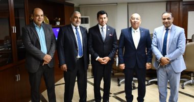 وزير الشباب والرياضة يلتقى رئيس الاتحاد الأفريقى للكاراتيه
