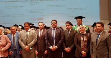تنسيقية شباب الأحزاب تشارك فى فاعليات تخرج سفراء المناخ بجامعة عين شمس