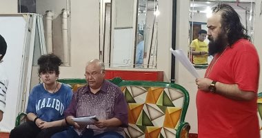نادر أبو الليف وعلاء زينهم يواصلان بروفات مسرحية "عزيز وغالى"