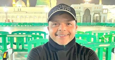 محمد هنيدي من داخل المسجد النبوي: كل القلوب إلى الحبيب تميل