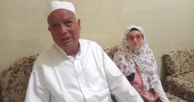 فقد البصر وعوّضه الله بصوت ذهبى فى تلاوة القرآن.. اسمع عم رمضان صاحب الـ70 عامًا
