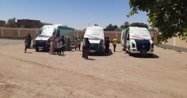 توقيع الكشف الطبي على 828 حالة مرضية ضمن مبادرة حياة كريمة بالوادي الجديد - صور