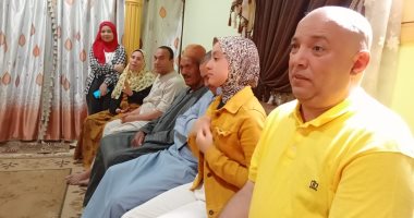 الفرحة تعم منزل مى خالد رزق الأولى في الشهادة الإعدادية بالمنوفية.. لايف وصور