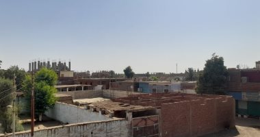 شمس حارقة وحرارة لا تطاق.. احترس من الطقس وتجنب نزول الشارع فى أسوان.. فيديو