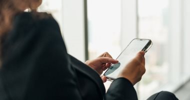 لماذا يرغب البعض في إغلاق حسابه الشخصى على مواقع التواصل الاجتماعى؟