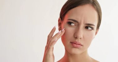 وصفات طبيعية للتخلص من البقع الحمراء في الوجه.. لبشرة صافية ونضرة