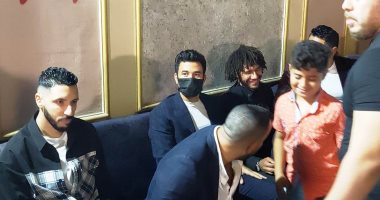 محمود تريزيجيه يحضر حفل زفاف شقيقة محمد الننى فى الغربية.. صور وفيديو