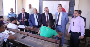 رئيس جامعة الأزهر يتفقد لجان امتحانات كليات الجامعة بقطاع الدراسة.. صور