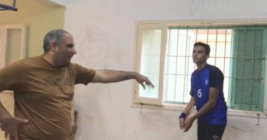 لا يوجد مستحيل.. "حسن" سيناوى كفيف وبيحكم لعبة تنس الطاولة بكل دقة ومهارة