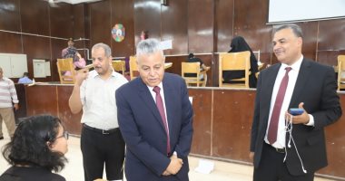 بعد ارتفاع درجات الحرارة.. رئيس جامعة جنوب الوادي: توفير مبردات مياه للطلاب