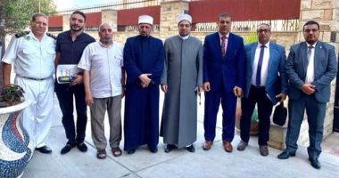 رئيس إدارة الامتحانات يتفقد مركز توزيع الأسئلة بمنطقة الإسكندرية الأزهرية
