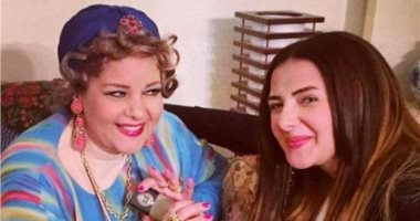 أعمال جمعت دنيا سمير غانم ووالدتها دلال عبد العزيز قبل "تسليم أهالى"
