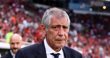 منتخب بولندا يدرس إقالة البرتغالي فرناندو سانتوس