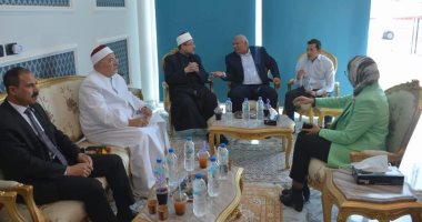 محافظ الوادى الجديد يستقبل وزيرى الأوقاف والرياضة لتفقد مشروعات خدمية.. صور