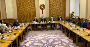 الأمن الغذائى وآثار تغير المناخ على طاولة النسخة الثالثة لمنتدى أسوان.. السفير حمدى لوزا: افتتاح المنتدى بكلمة للرئيس السيسي فى 21 يونيو .. السفير أحمد عبد اللطيف: الرئيس له الريادة أفريقيًا بموضوعات التنمية