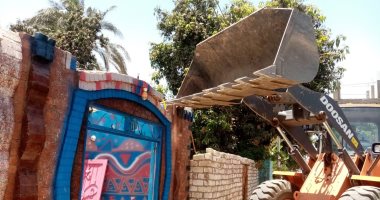 مدينة البياضية بالأقصر تنجح فى إزالة 3 حالات بناء مخالف خارج الحيز العمرانى