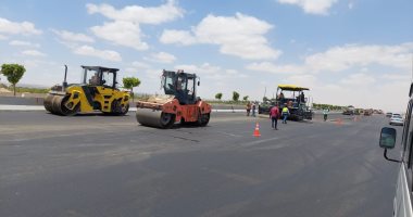 النقل ترفع كفاءة طريق وادى النطرون ـ العلمين ليصبح 8 حارات فى كل اتجاه