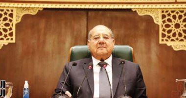 المستشار عبدالوهاب عبدالرازق رئيس مجلس الشيوخ يهنئ منتخب اليد ببطولة أفريقيا
