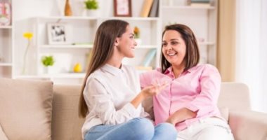 "ابنى بيحب" 5 حاجات لازم تعمليها عندما يقع ابنك المراهق فى الحب 