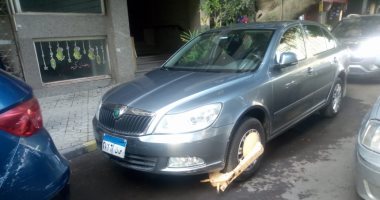 حى الدقى يحرر 12 محضرًا للسيارات المخالفة ووضع كلابشات حديدية