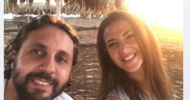 هشام ماجد ينشر صورة مع دنيا سمير غانم ويعلق: "تسليم أهالى" قريبا إن شاء الله